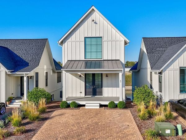 40 Waterside Way, Ottawa, IL 61350