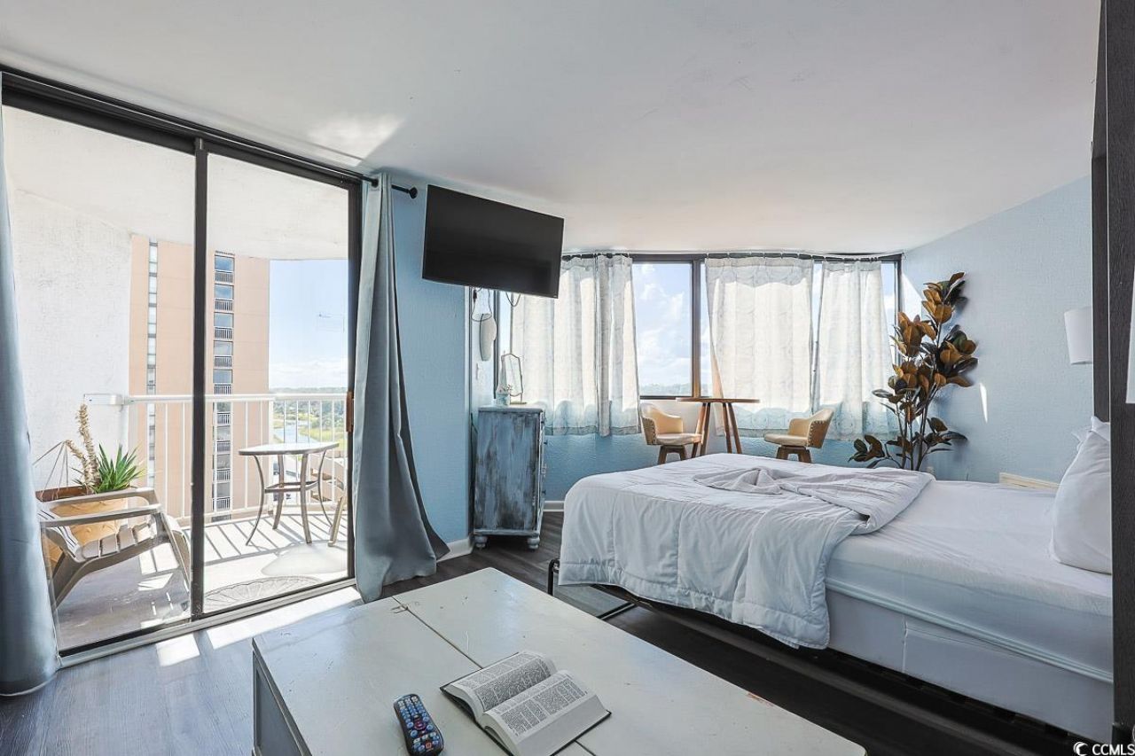 9550 Shore Dr. Photo 4