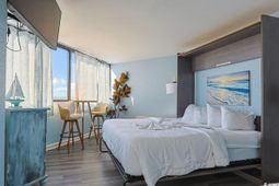 9550 Shore Dr. photo 4