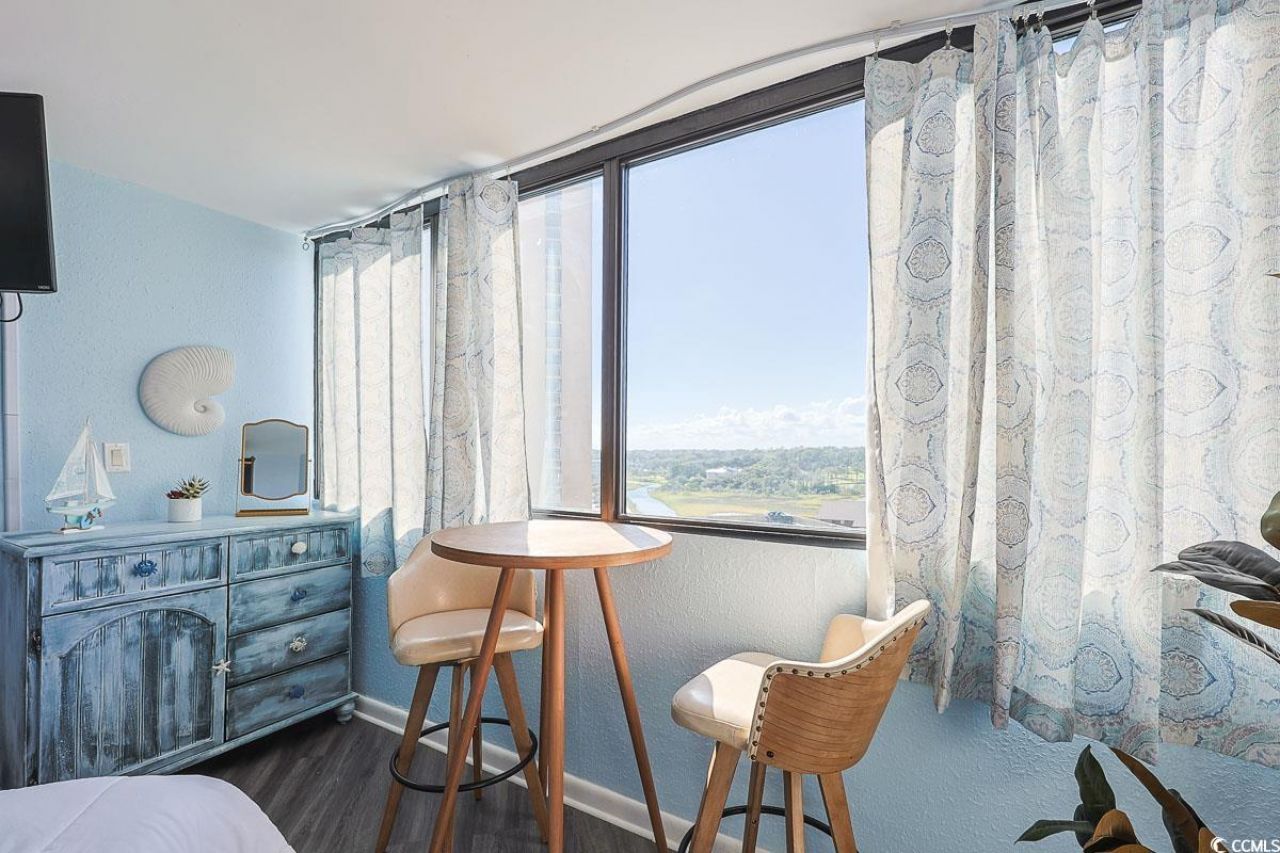 9550 Shore Dr. Photo 7