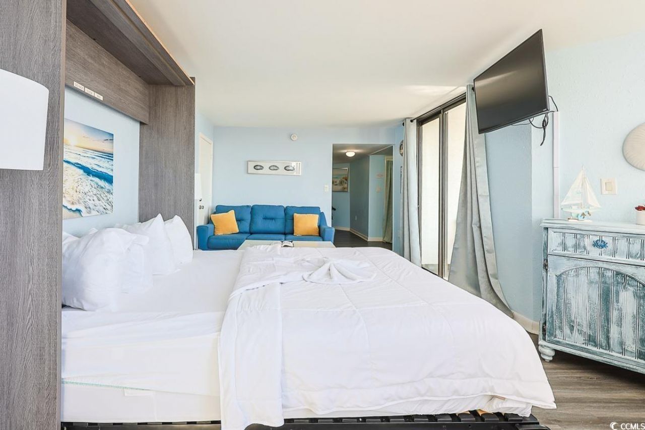 9550 Shore Dr. Photo 8