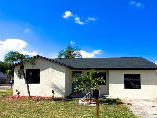 8902 WING TIP COURT, TAMPA, FL 33634
