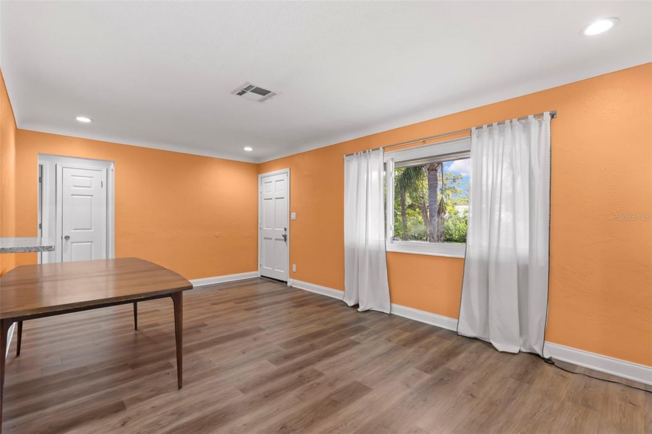 1654 50th Avenue N, Saint Petersburg, FL 33714 Photo