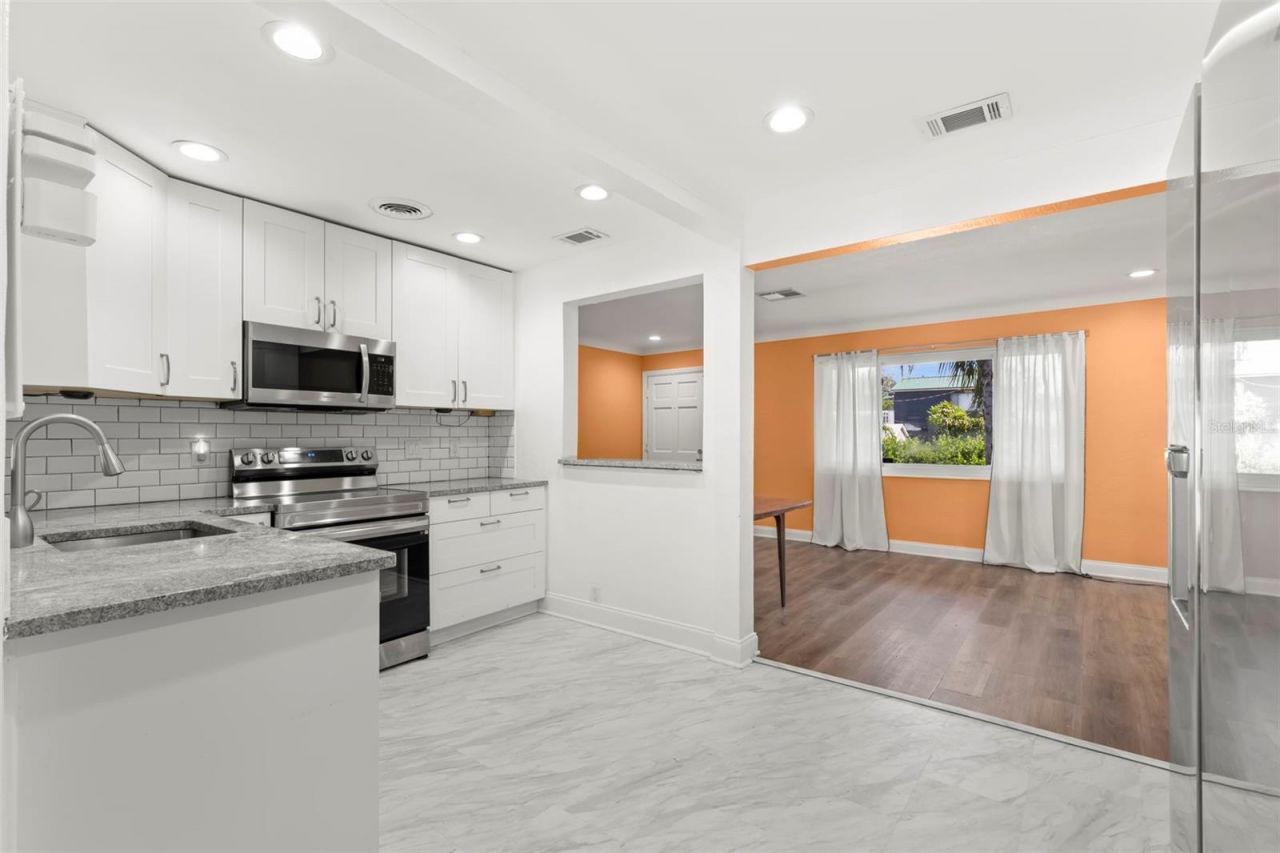 1654 50th Avenue N, Saint Petersburg, FL 33714 Photo
