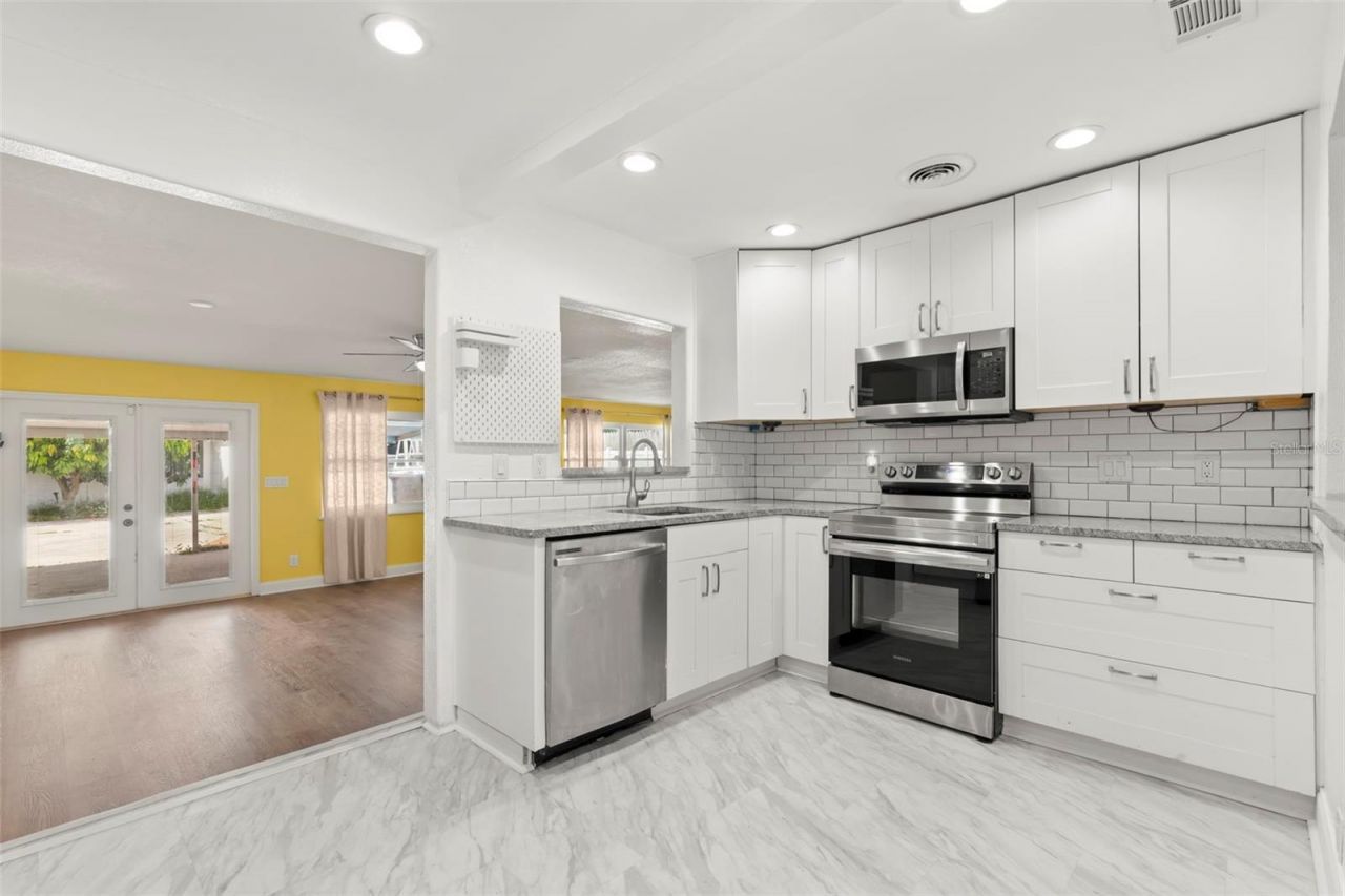 1654 50th Avenue N, Saint Petersburg, FL 33714 Photo
