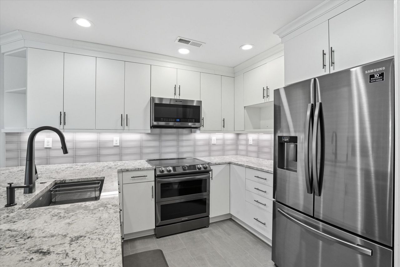 198 River Breeze Drive Photo 10