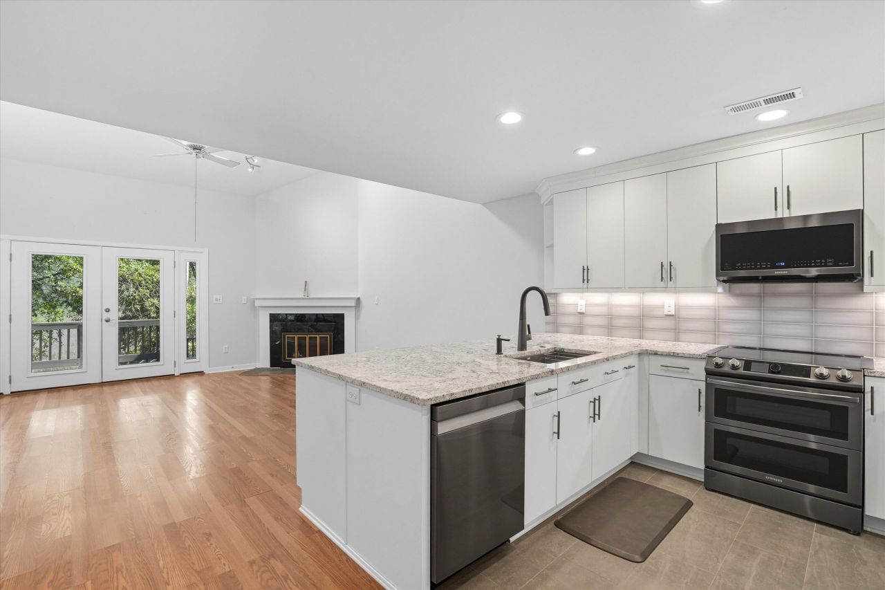 198 River Breeze Drive Photo 12