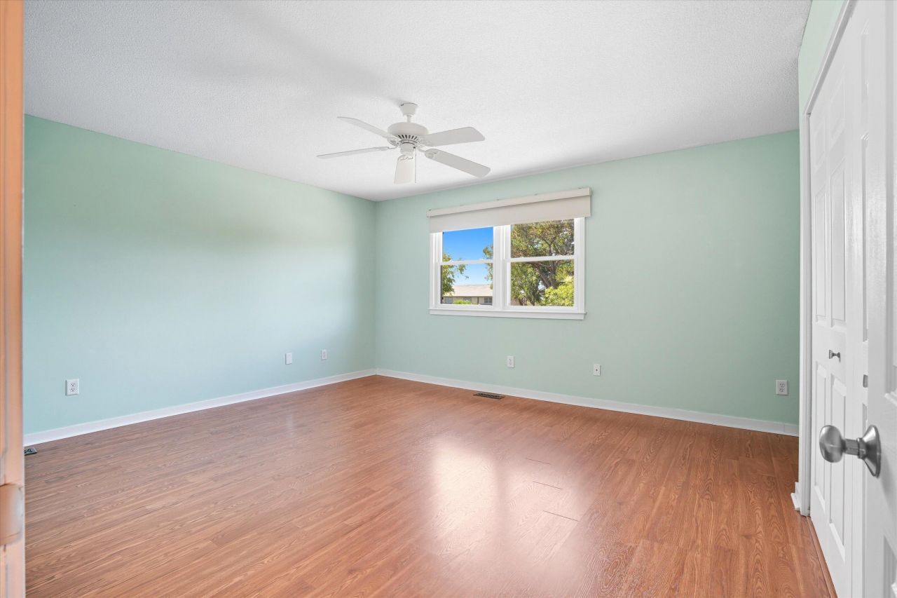 198 River Breeze Drive Photo 23