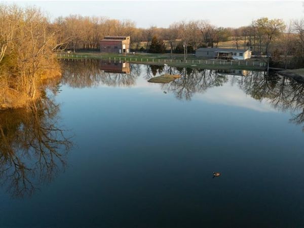 5783 Union Road, McLouth, KS 66054