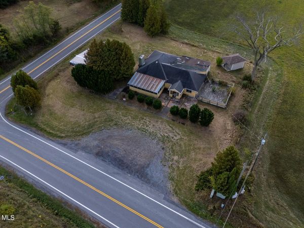 2430 NY-22, Essex, NY 12936