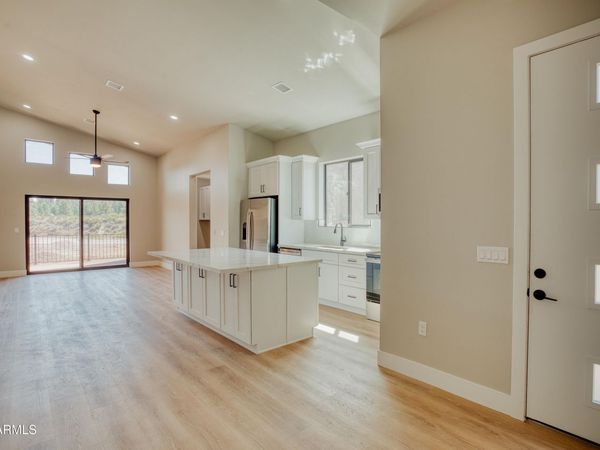 4660 West Tatanka Loop, Show Low, AZ 85901