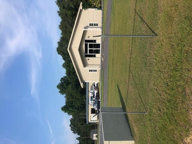 10125 Farrow Road Photo 5