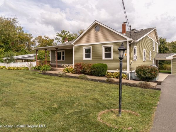 136 Rte 9 J, Stockport, NY 12173