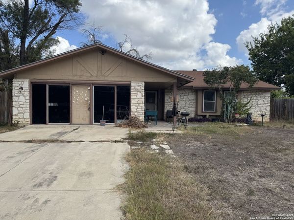 2102 Cross Key, San Antonio, TX 78245