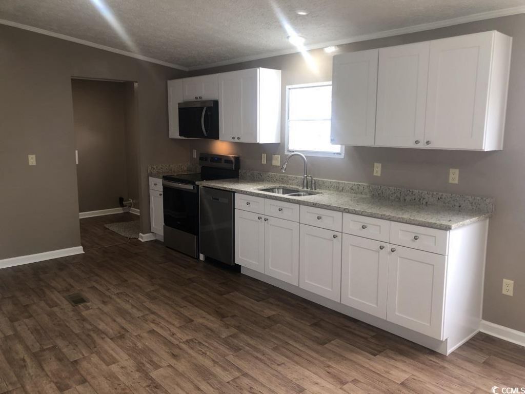 122 Rockdale St. Photo 4