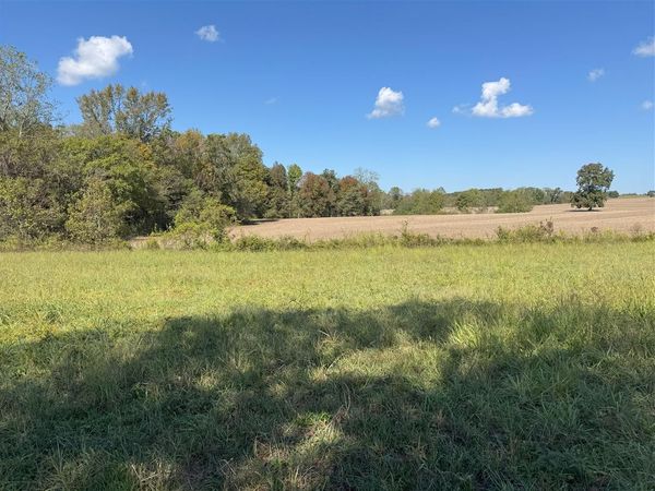 600 Region Road, Roundhill, KY 42275