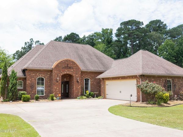 103 Bainbridge Bend, Canton, MS 39046