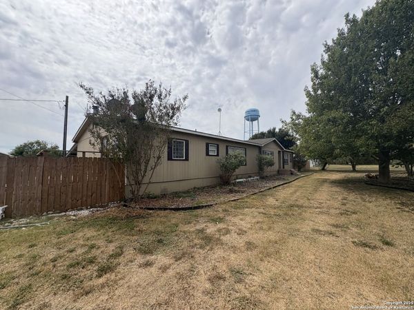 345 County Road 5634, Castroville, TX 78009