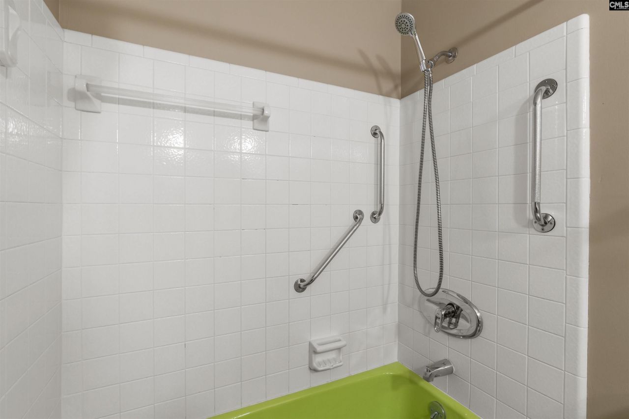 816 Kinlock Court Photo 23