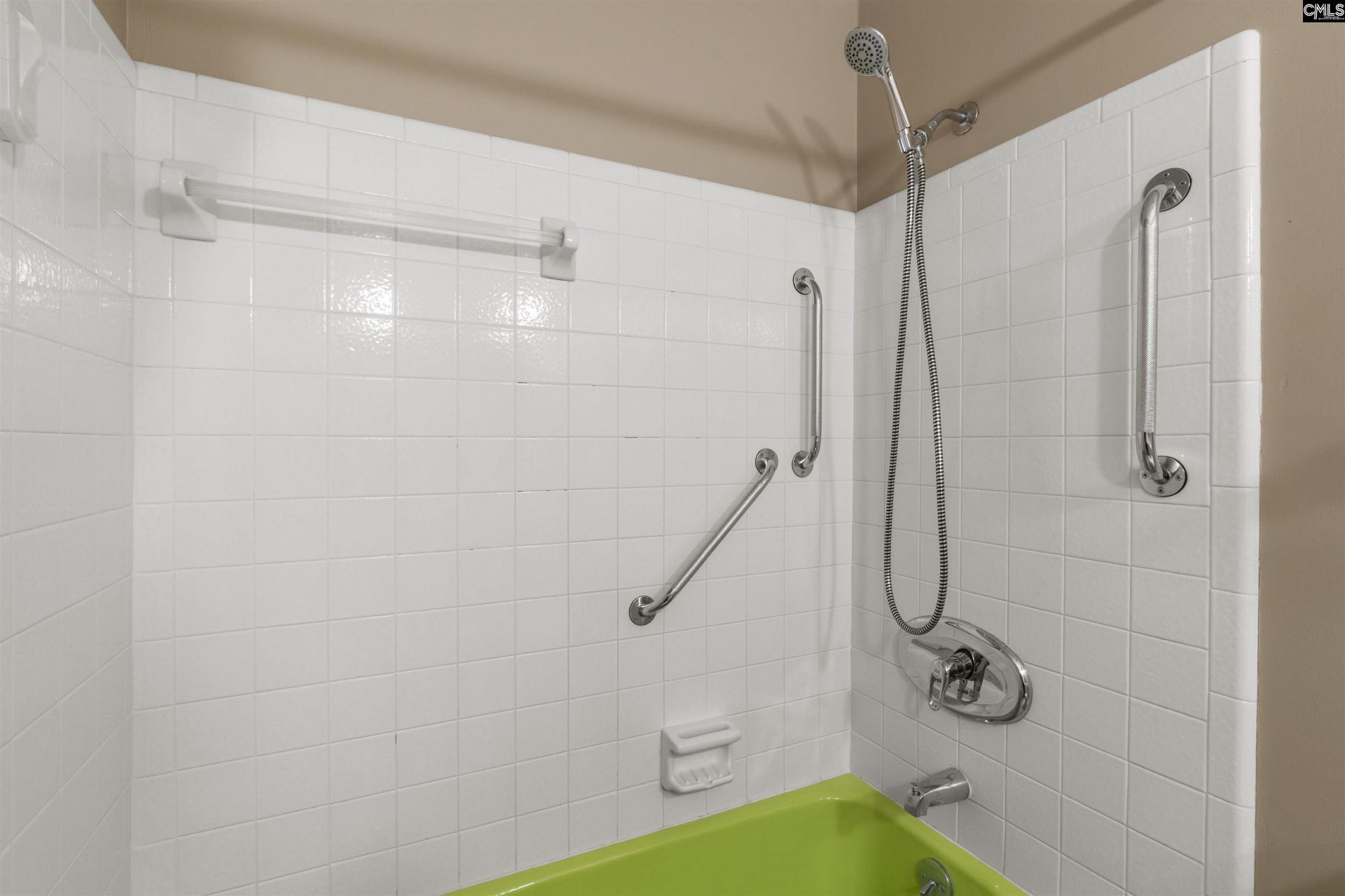 816 Kinlock Court Photo 24