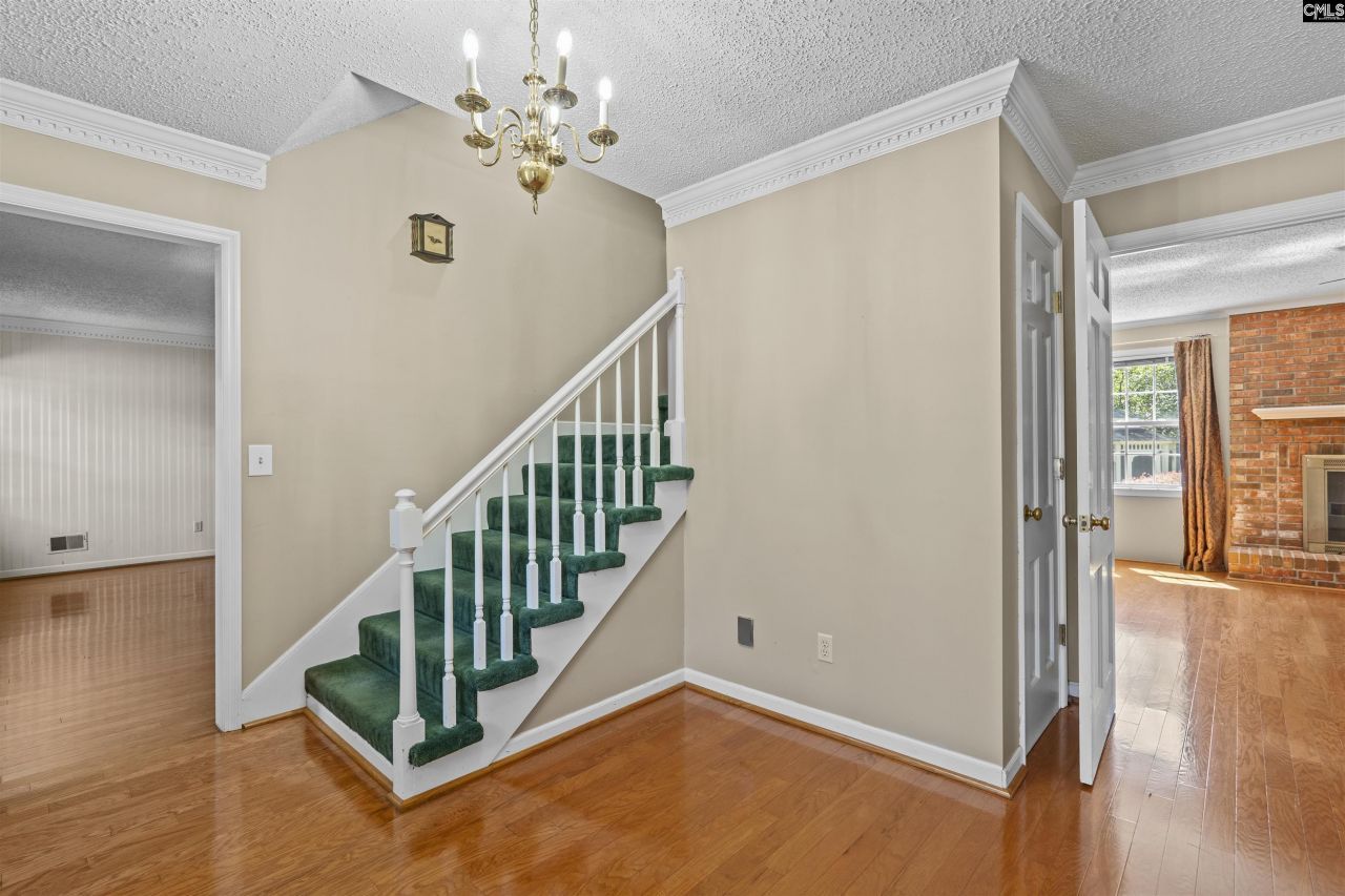 816 Kinlock Court Photo 6