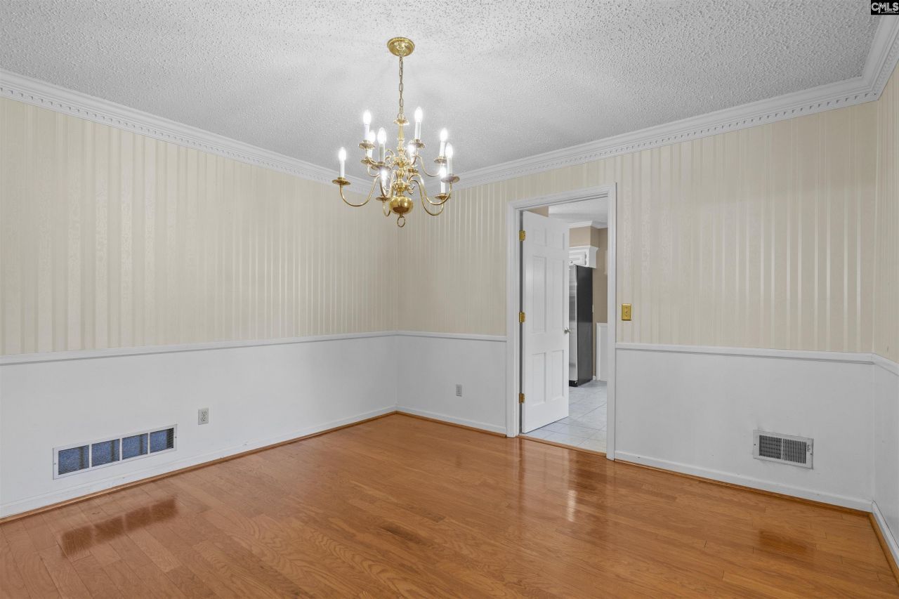 816 Kinlock Court Photo 7