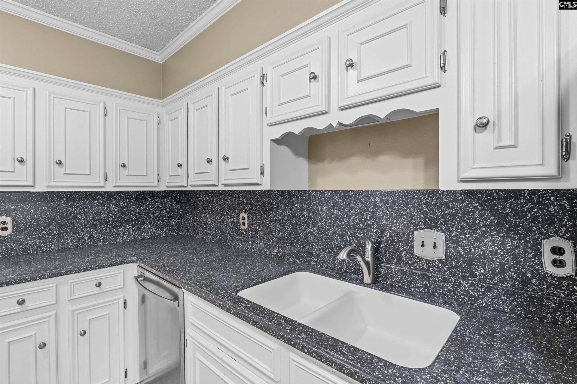 816 Kinlock Court Photo 8