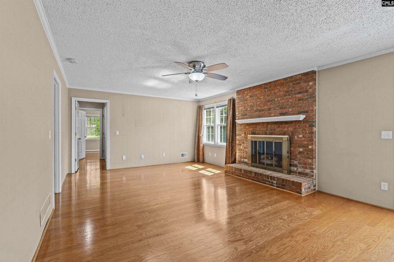 816 Kinlock Court Photo 9