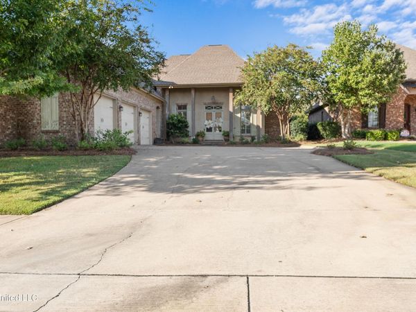 116 Lake Village Drive, Madison, MS 39110