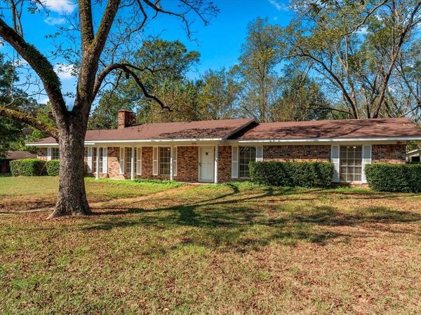 102 Westwood Parkway, Naples, TX 75568