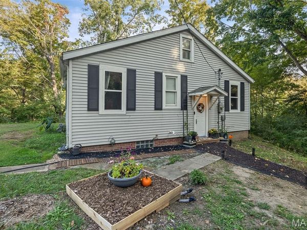 318 Union Hill Road, Fairview Heights, IL 62208