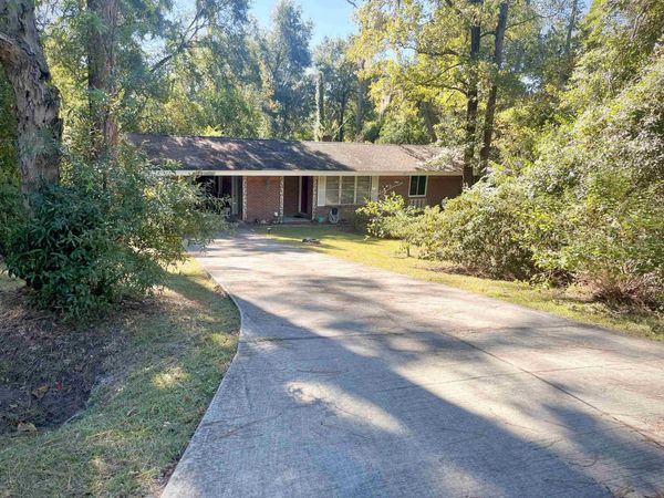 2213 Mendoza Avenue, Tallahassee, FL 32304