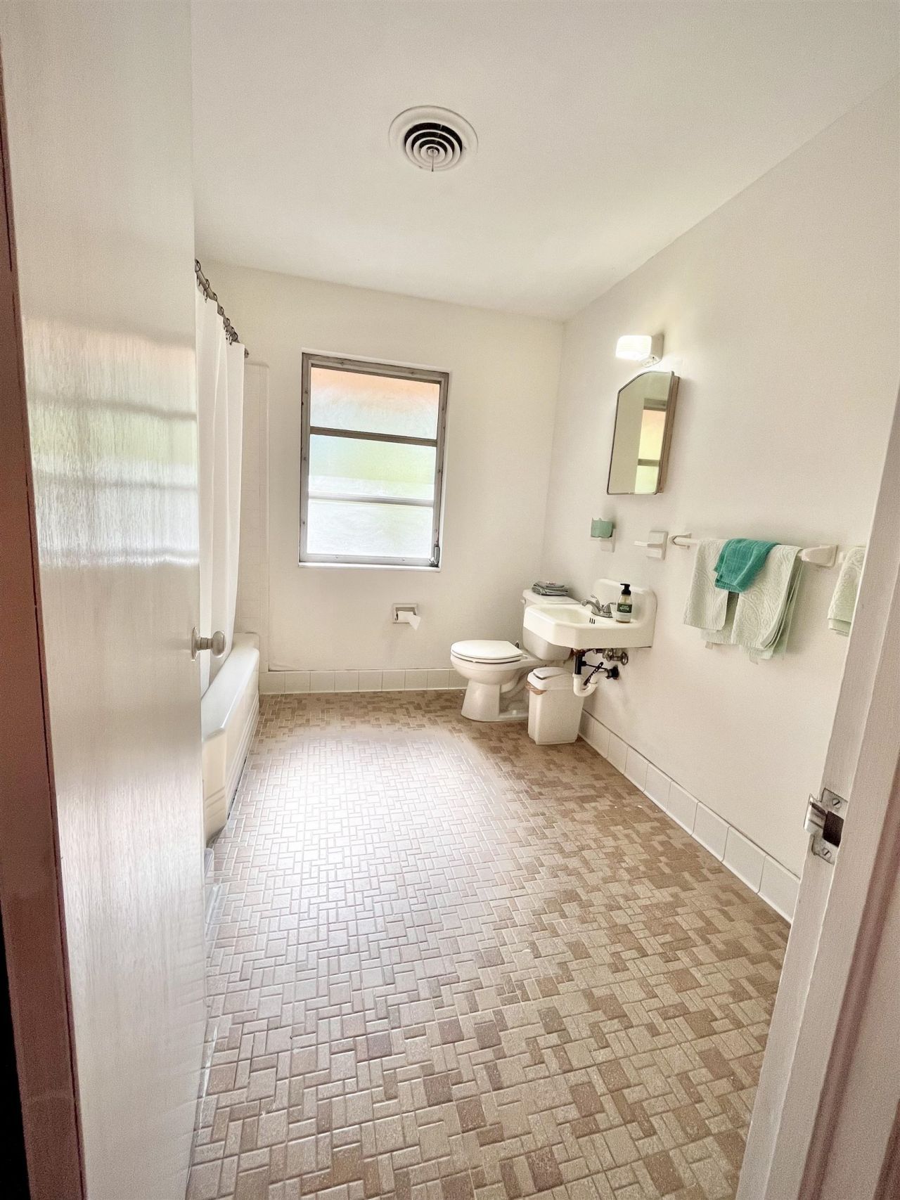 2213 Mendoza, Tallahassee, FL 32304 Photo