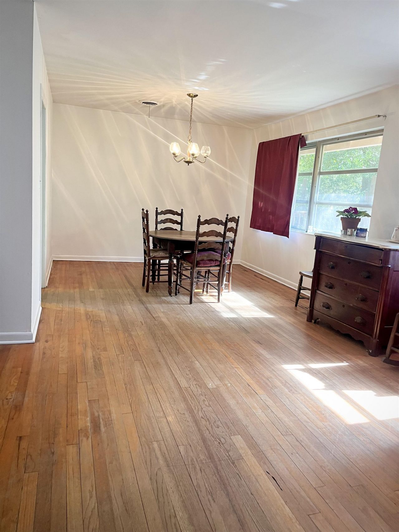 2213 Mendoza, Tallahassee, FL 32304 Photo