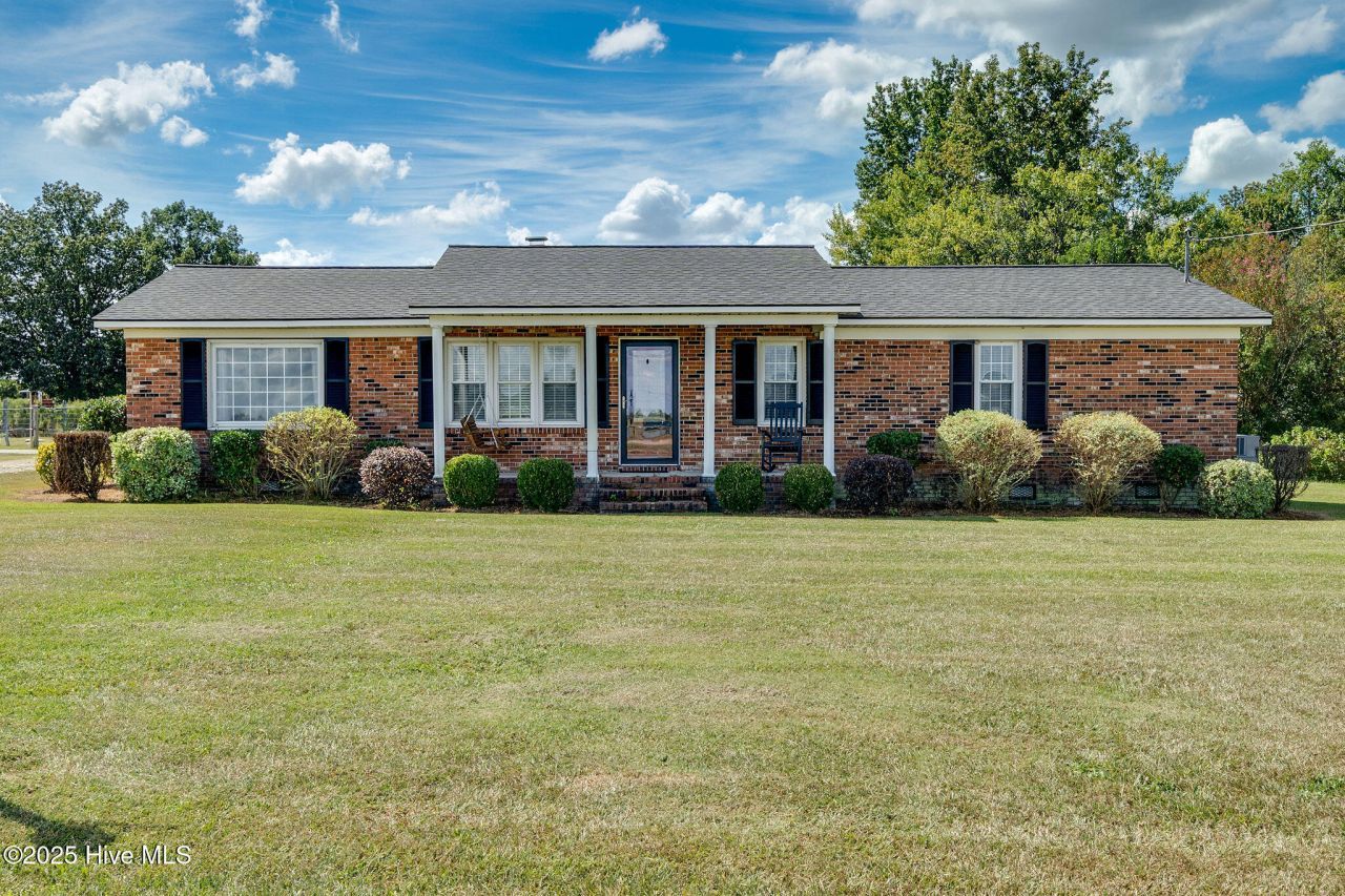 122 Paul Ed Dail Road, Kenansville, NC 28349 Main Photo