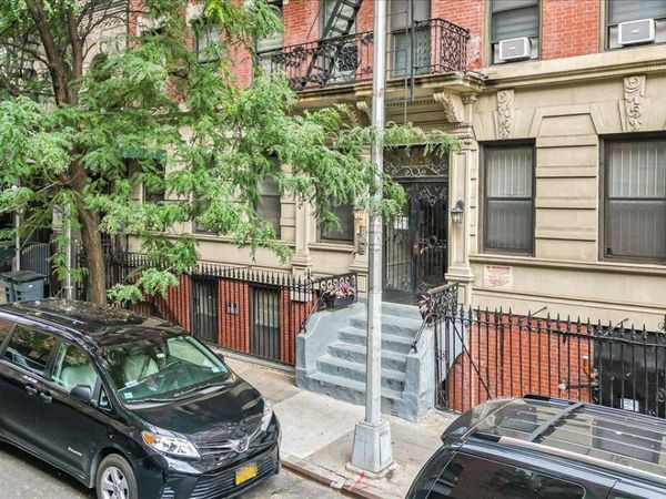 137 W 142nd Street, Unit 4A, New York (Manhattan), NY 10030