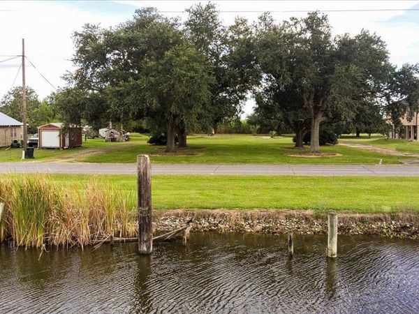 1783 Bayou Dularge Rd, Theriot, LA 70397