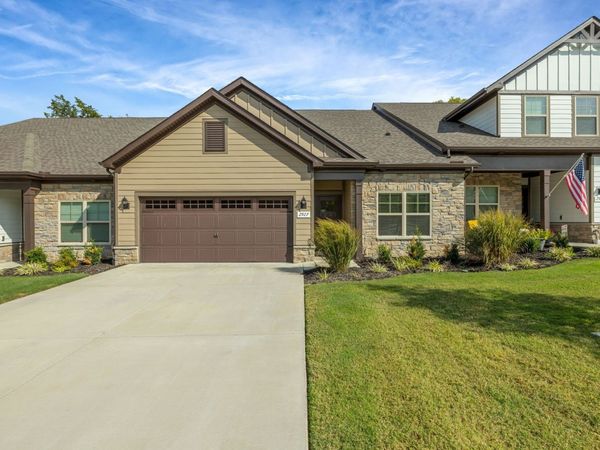 2927 Soldiers Honor Dr, Murfreesboro, TN 37128