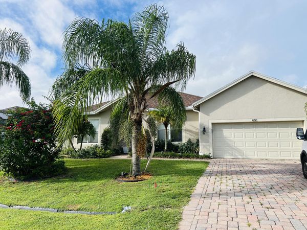 691 SW Mccomb Avenue, Port Saint Lucie, FL 34983
