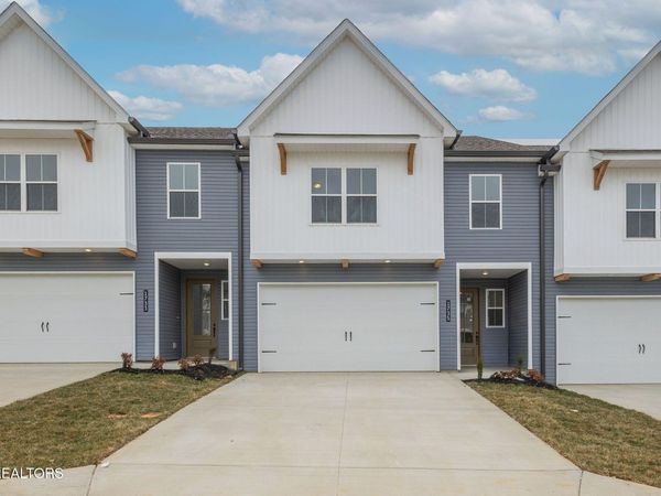 1735 Lateglow Way, Knoxville, TN 37931