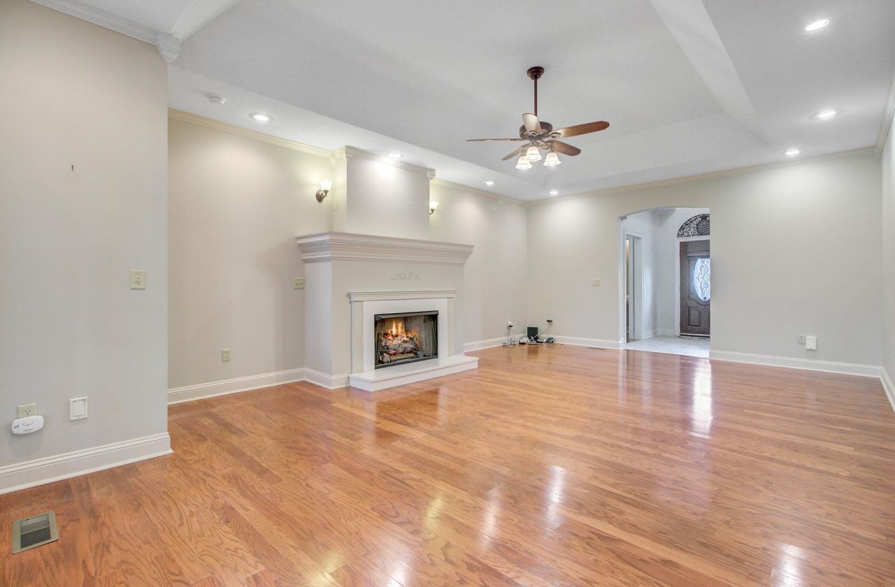 101 Fairway Court Photo 17