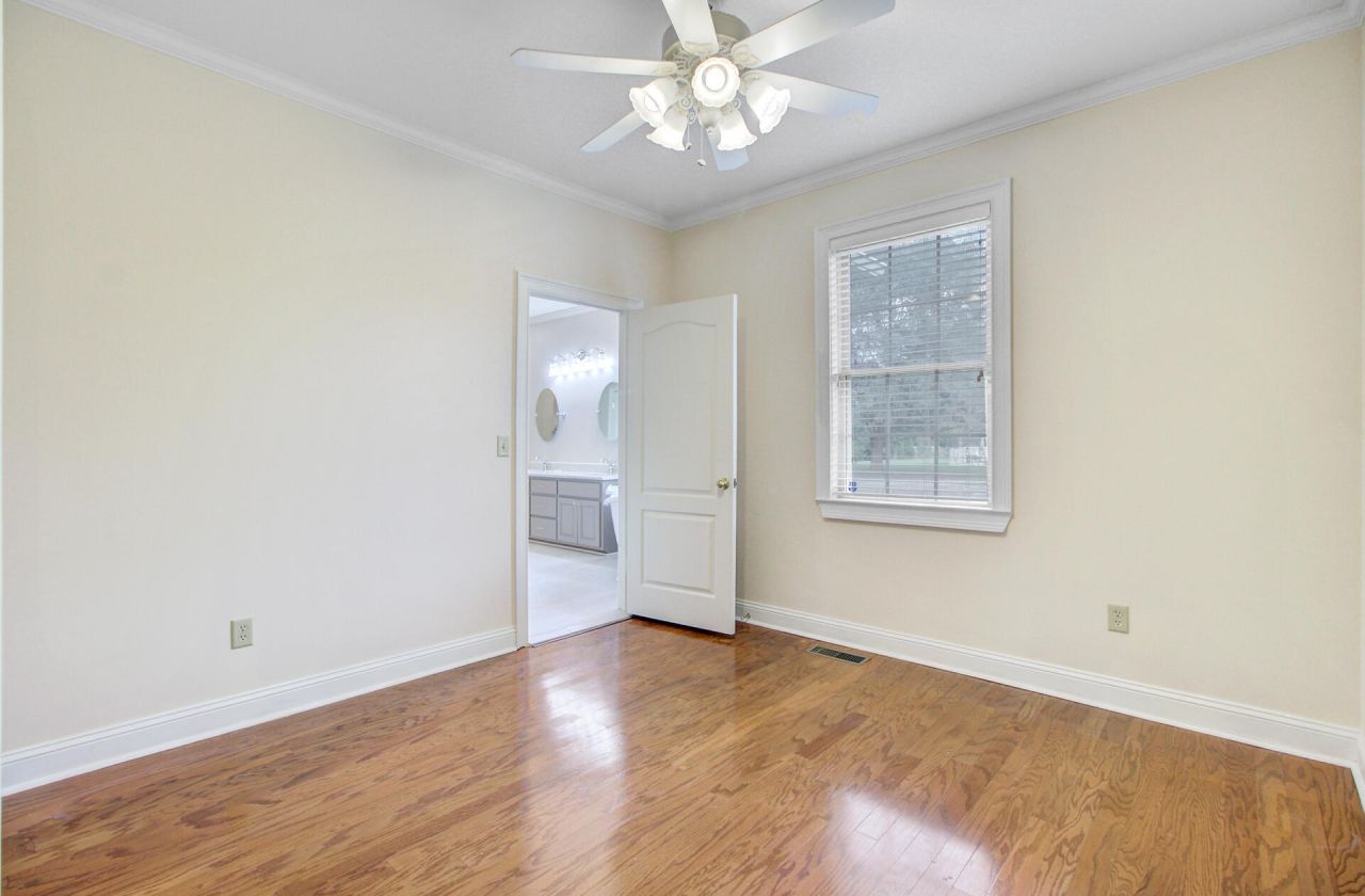 101 Fairway Court Photo 32