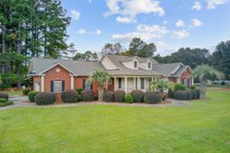 101 Fairway Court photo 4