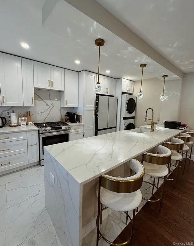 20-19 Utopia Pkwy, Unit 1-371, Whitestone, NY 11357 Main Photo