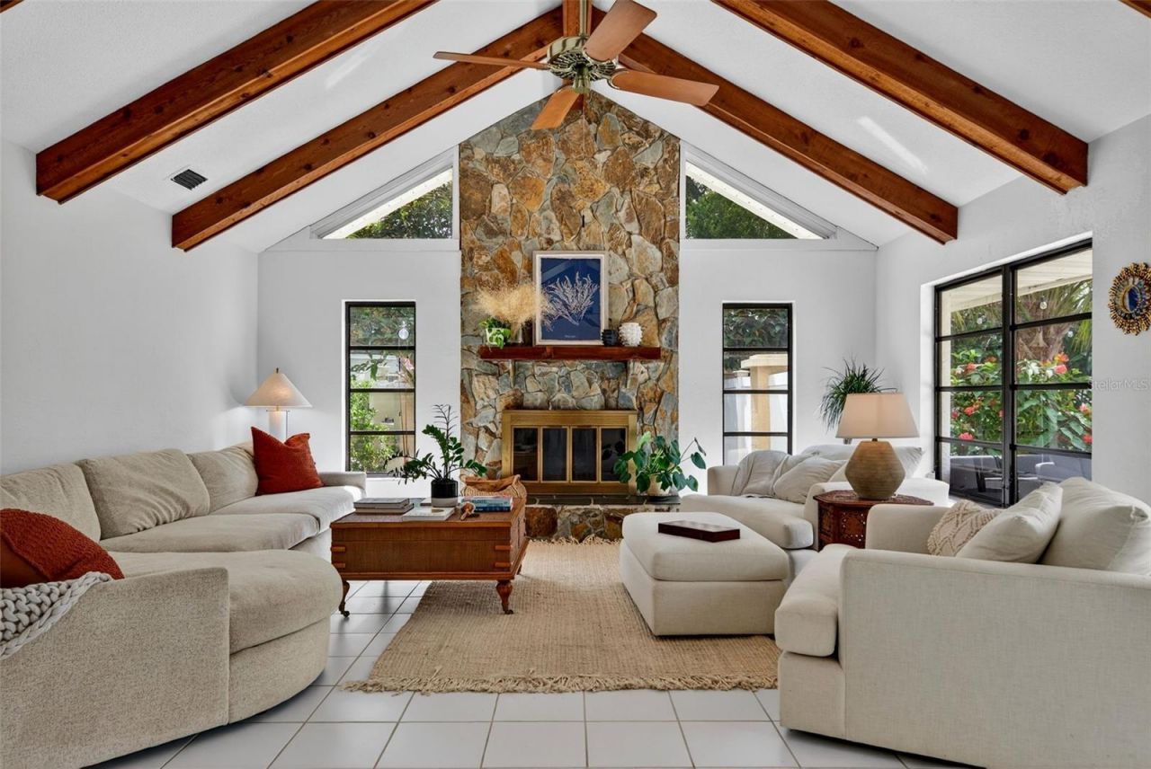 1835 Serpentine Drive S, Saint Petersburg, FL 33712 Photo