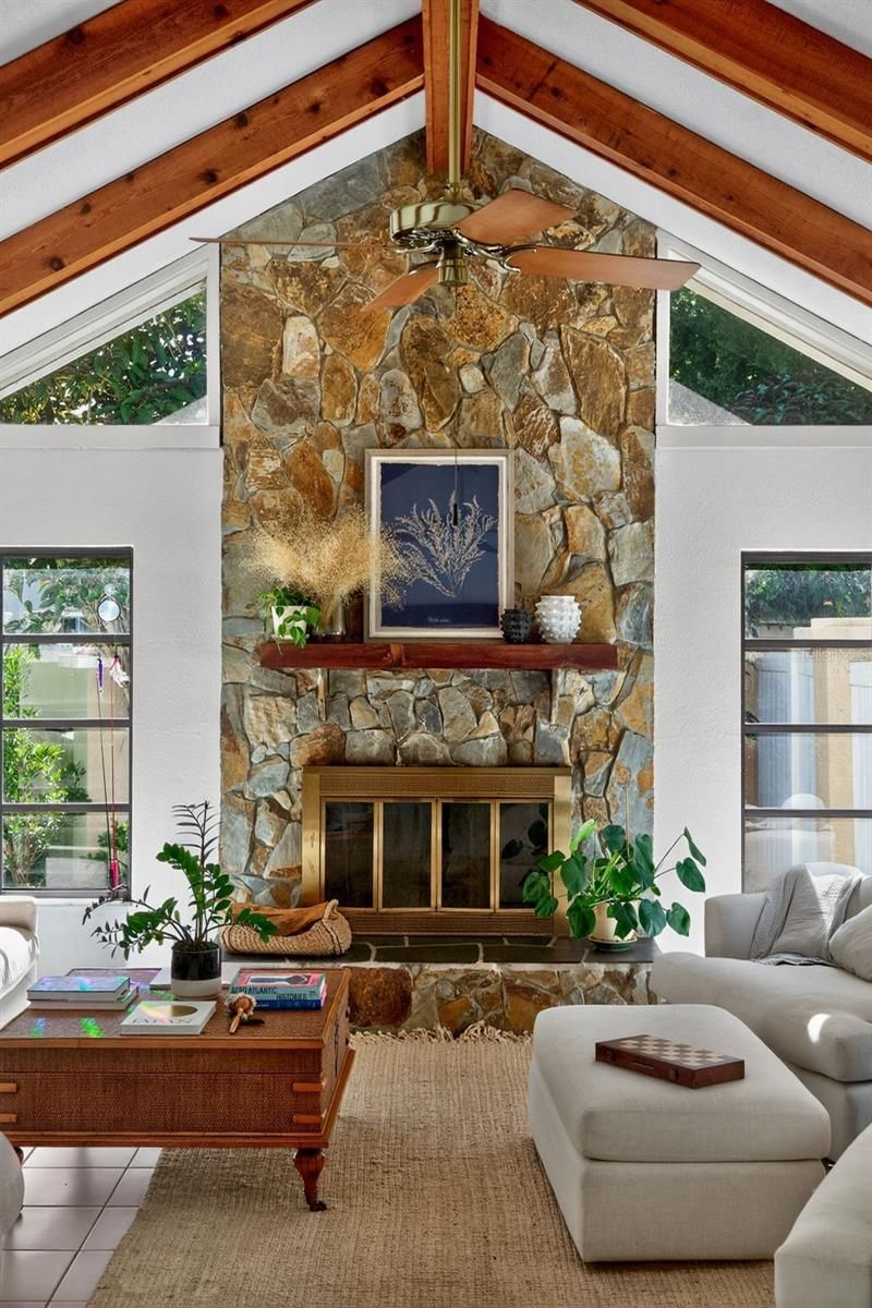 1835 Serpentine Drive S, Saint Petersburg, FL 33712 Photo