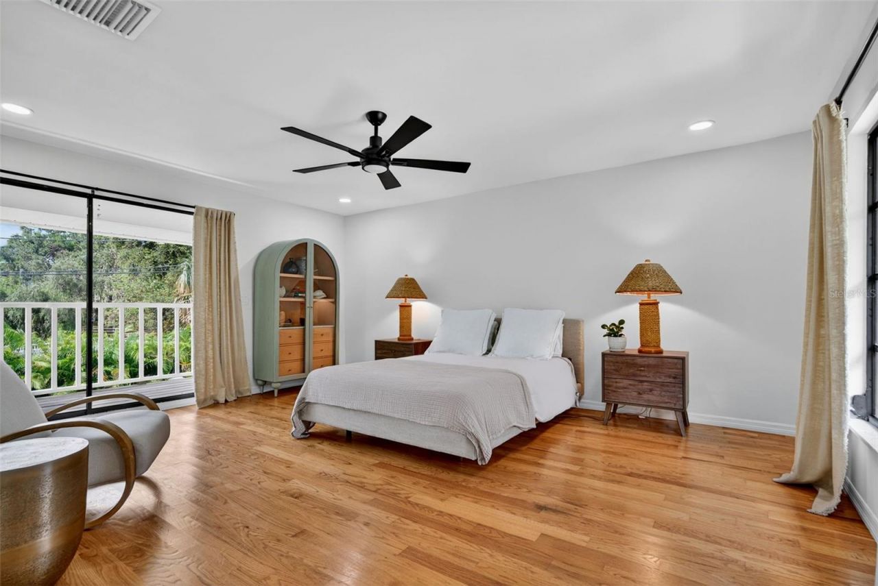 1835 Serpentine Drive S, Saint Petersburg, FL 33712 Photo