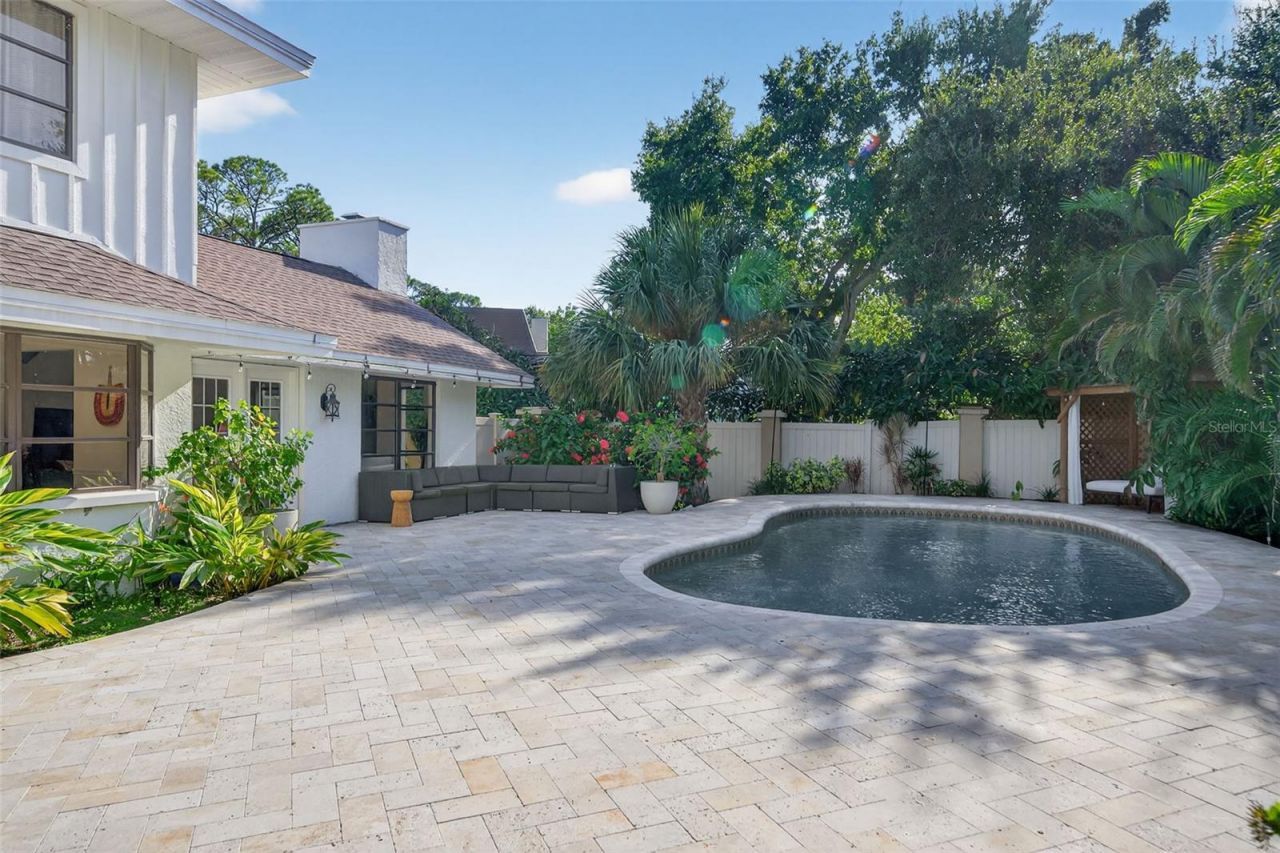 1835 Serpentine Drive S, Saint Petersburg, FL 33712 Photo