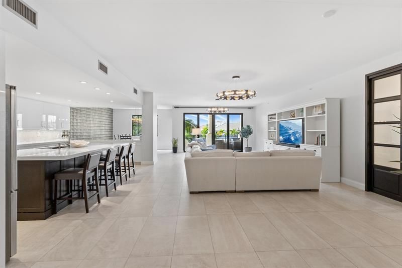 1532 SE 12th Street, Unit 302, Fort Lauderdale, FL 33316 Photo