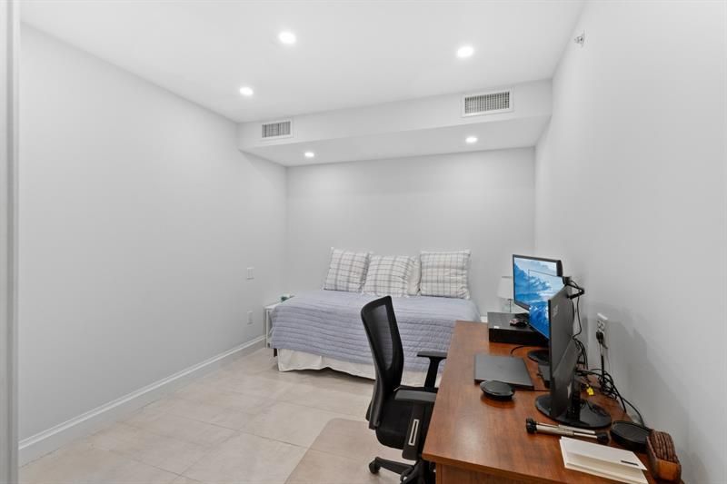 1532 SE 12th Street, Unit 302, Fort Lauderdale, FL 33316 Photo